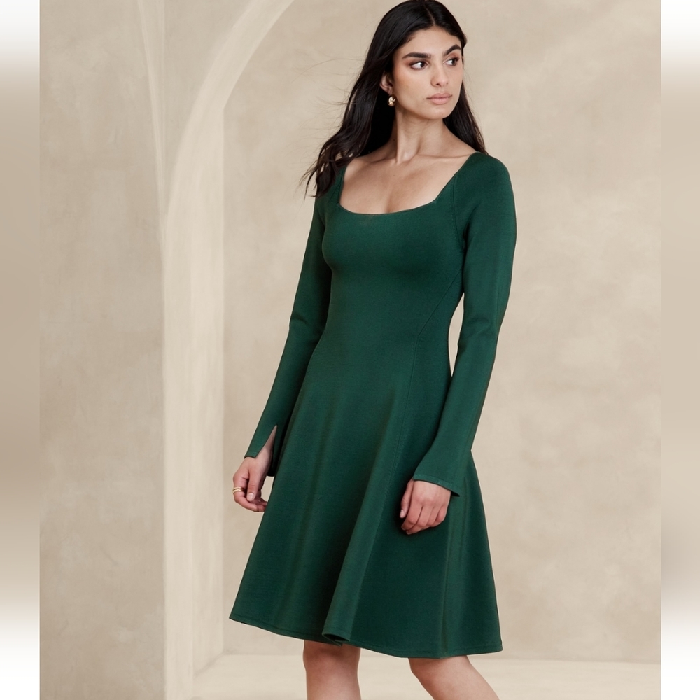 Banana Republic Dark Juniper Green L NWT. Square Neck A-Frame Dress Long-sleeved
